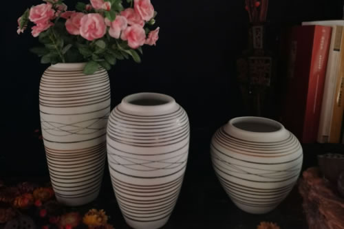 中国几大陶瓷工艺品的特点及其代表作都有哪些？